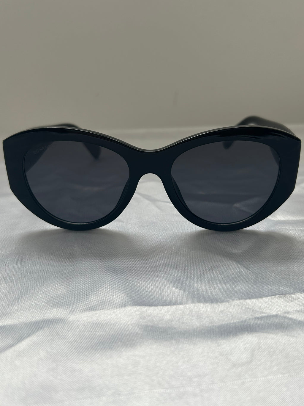 Rounded Black CC Sunglasses