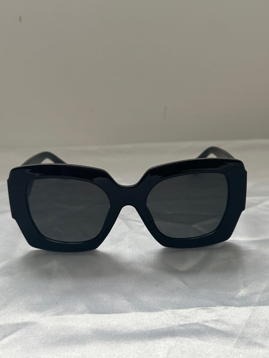 CC Full black sunglasses