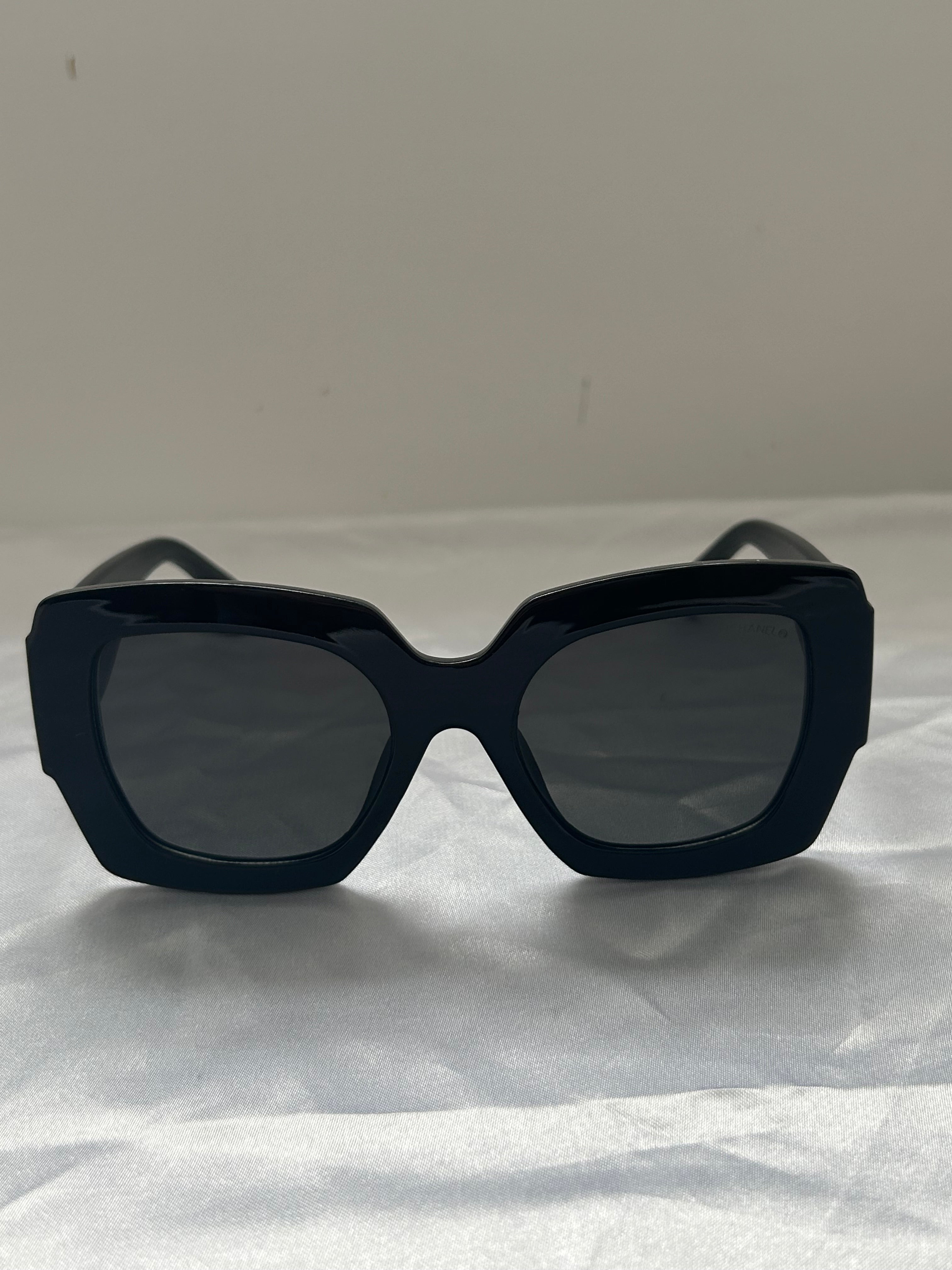 CC Full black sunglasses