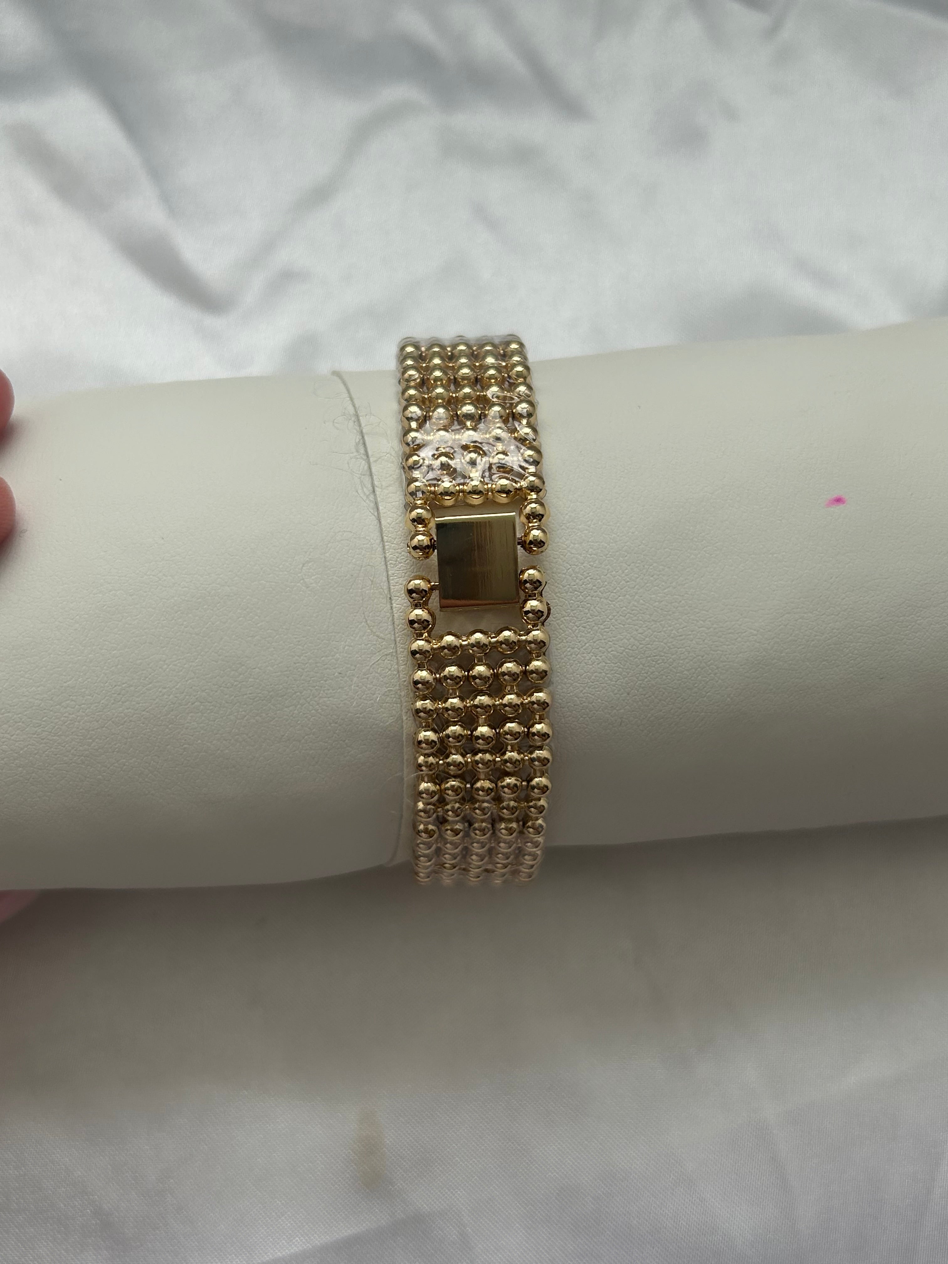 Gold VCA Pearl Face Watch
