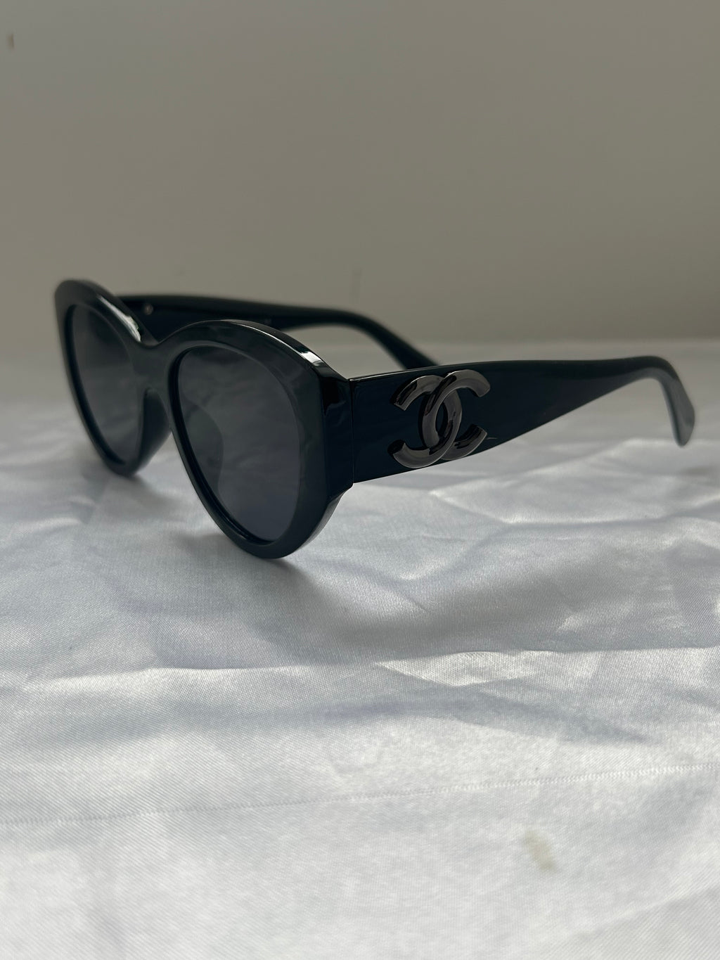 Rounded Black CC Sunglasses