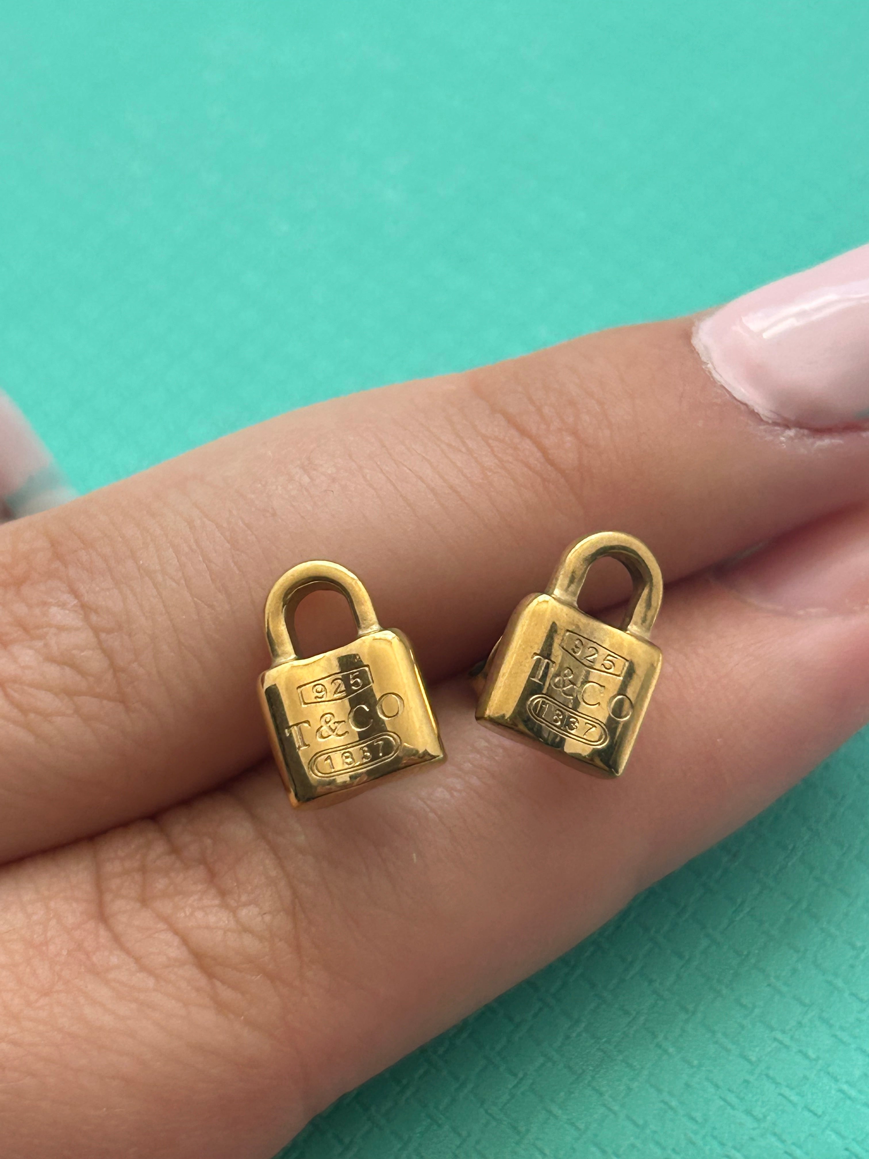 T New York Mini Gold Padlock Studs