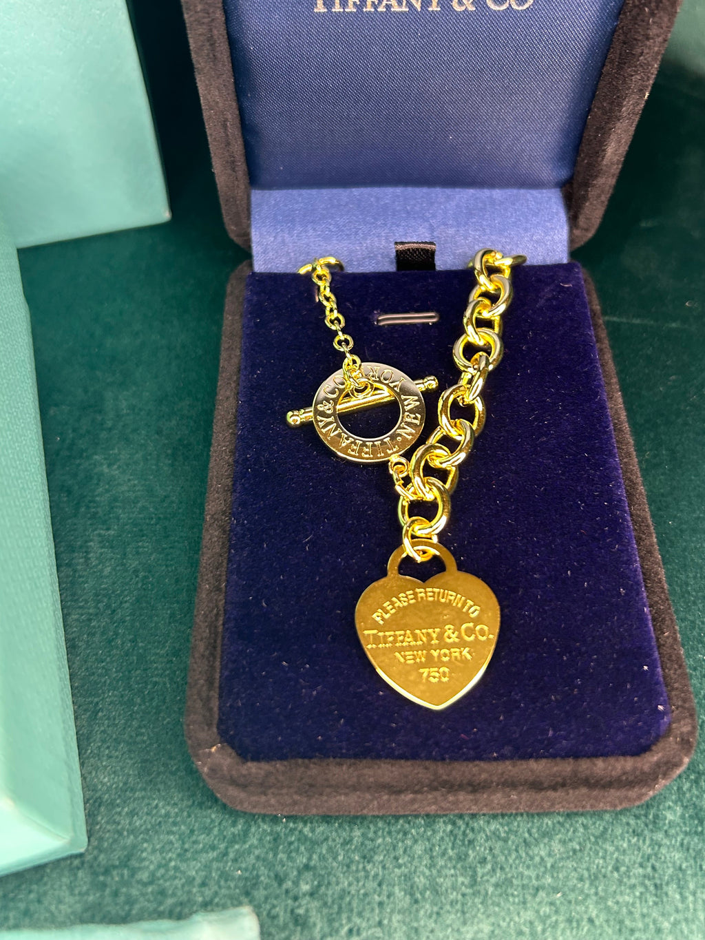 Tiff New York Toggle Necklace Gold