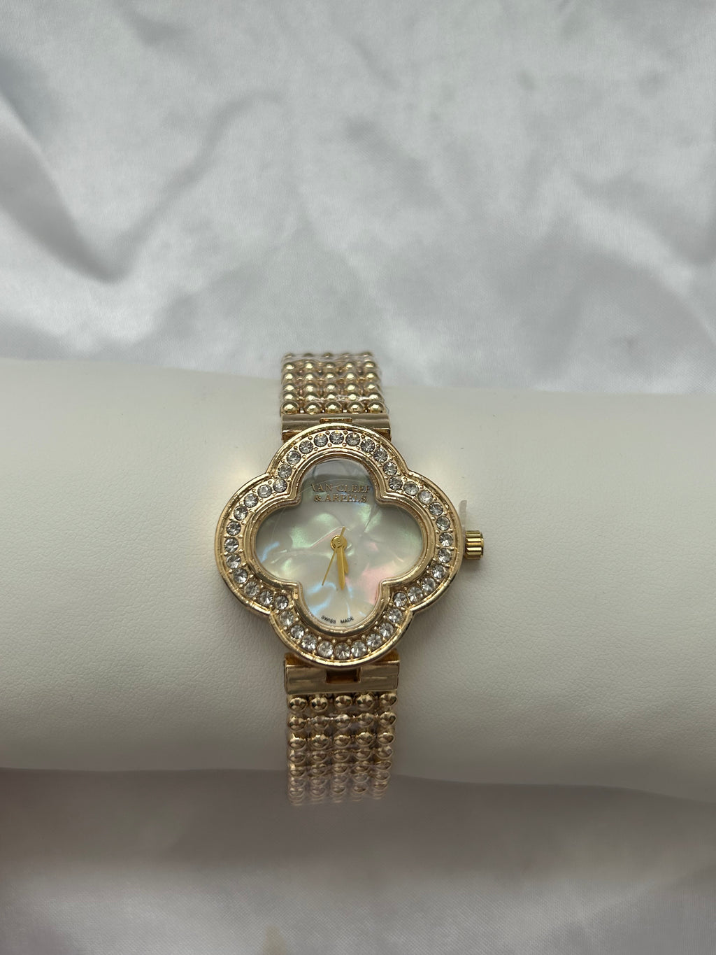 Gold VCA Pearl Face Watch