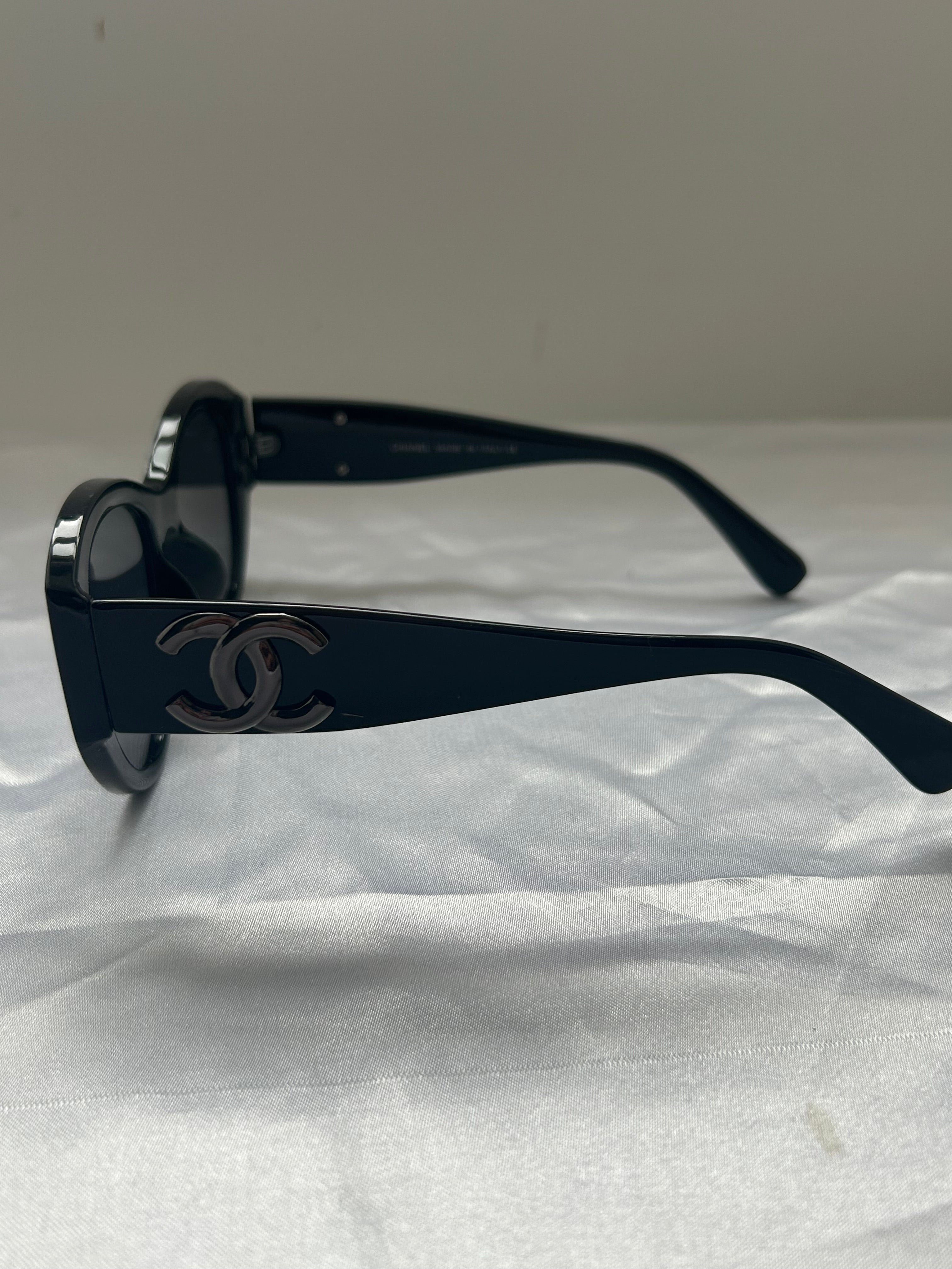 Rounded Black CC Sunglasses