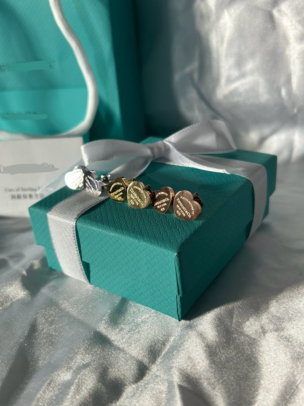 T New York Heart Studs