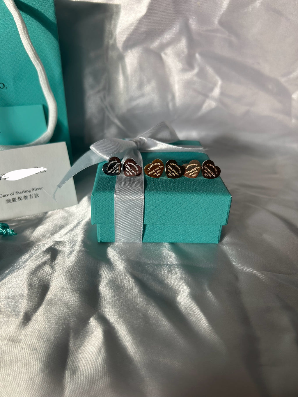 T New York Heart Studs